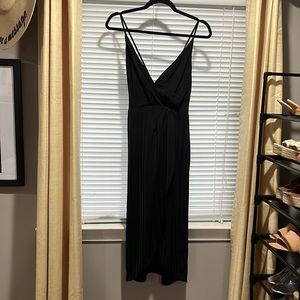 Medium black dress worn once